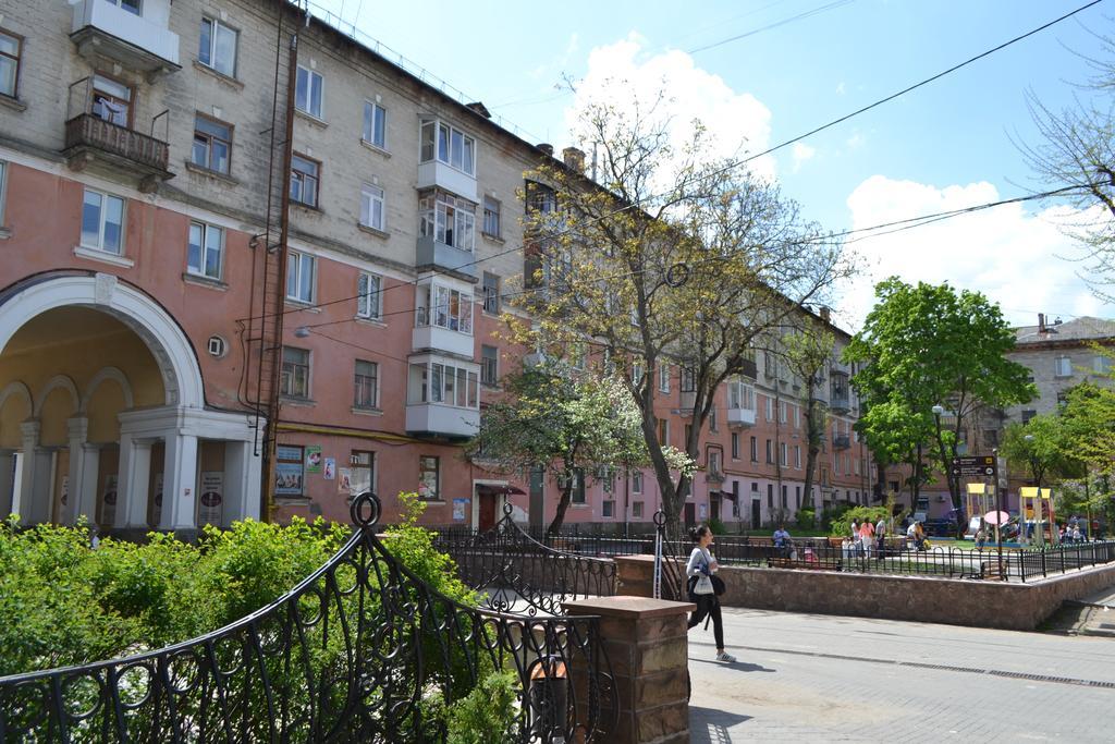 Executive Suite In The Centre Ternopil Esterno foto
